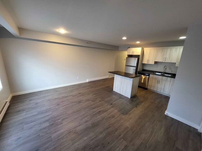 1520-1520 Logan Ave in Winnipeg, MB - Building Photo - Building Photo