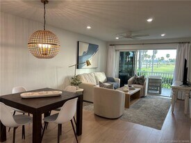 484 NE Plantation Rd in Stuart, FL - Building Photo