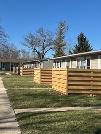 Madison Lamplight Apartments in London, OH - Foto de edificio - Building Photo