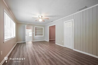 307 Willard Ave in Fruitland Park, FL - Foto de edificio - Building Photo