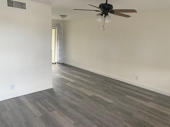 4688 Oak Terrace Dr in Greenacres, FL - Building Photo - Building Photo