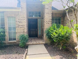 4722 Silverlake Dr in Sugar Land, TX - Building Photo