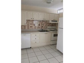 1631 4th Ct in Vero Beach, FL - Building Photo - Building Photo