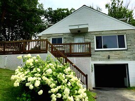 90 Hackett Blvd, Unit 1 in Albany, NY - Building Photo