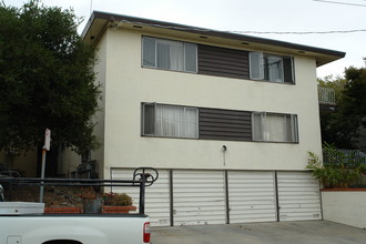 288 Van Buren Ave in Oakland, CA - Building Photo - Building Photo