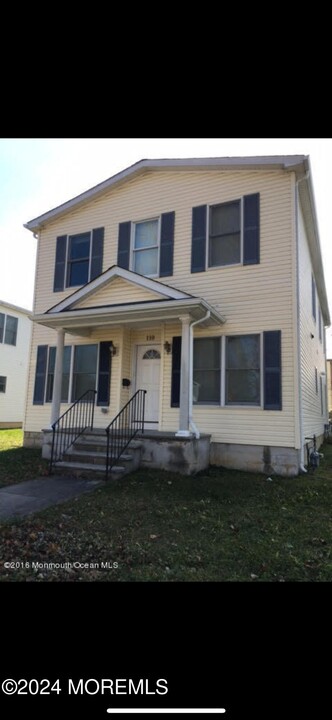 112 Poplar Ave in Deal, NJ - Building Photo