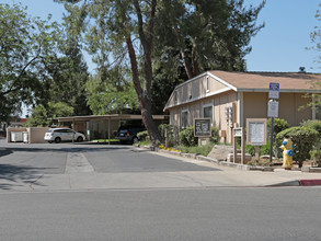 Countryside Apartments in Clovis, CA - Building Photo - Building Photo