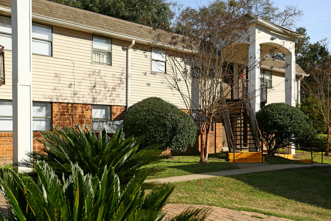 Hickory Hill Apartments in Tallahassee, FL - Foto de edificio - Building Photo