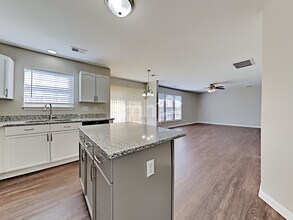 113 Barrington Dr in Mount Holly, NC - Building Photo - Building Photo