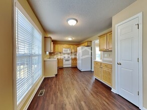 3976 Baldwins Mill Ct in High Point, NC - Building Photo - Building Photo