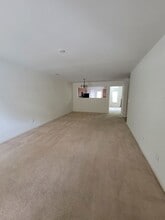 3047 Renaissance Pkwy in Jamestown, NC - Building Photo - Building Photo