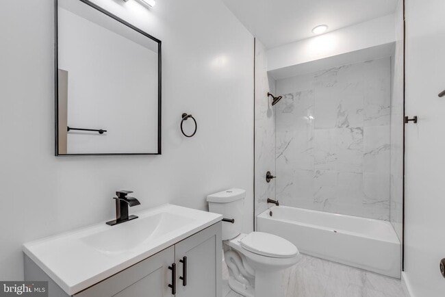 2502 N 10th St in Philadelphia, PA - Building Photo - Building Photo