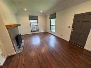1123 Turner Ave in Dallas, TX - Building Photo - Building Photo