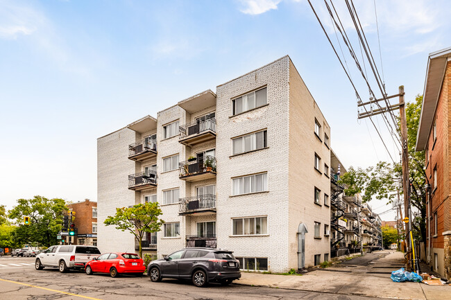 7430 Lajeunesse Rue in Montréal, QC - Building Photo - Building Photo