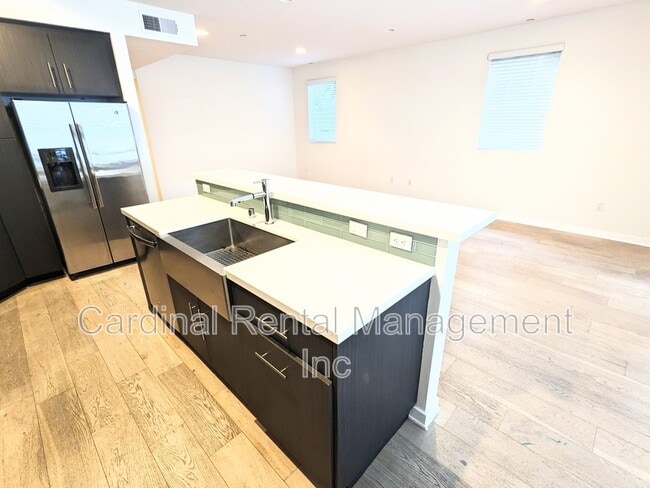 11912 Laurelwood Dr in Los Angeles, CA - Building Photo - Building Photo