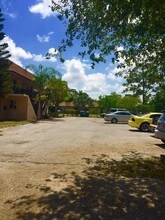 4700 Gardenette St in West Palm Beach, FL - Foto de edificio - Building Photo