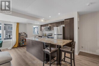 605 Makwa Private in Ottawa, ON - Building Photo - Building Photo