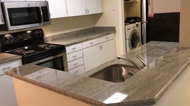 29 Windsor Ct, Unit I in Keene, NH - Building Photo - Building Photo