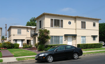 139 S Sweetzer Ave in Los Angeles, CA - Building Photo - Building Photo