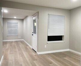 8811 Cainwood Ln in Austin, TX - Building Photo - Building Photo