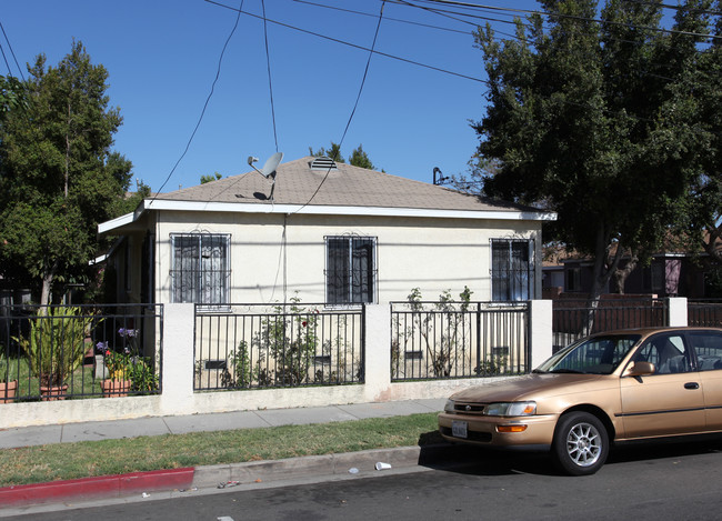 6023 Fishburn Ave in Huntington Park, CA - Building Photo - Building Photo