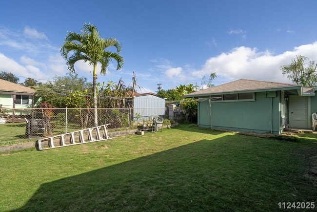1136 Club Dr in Wahiawa, HI - Building Photo - Building Photo