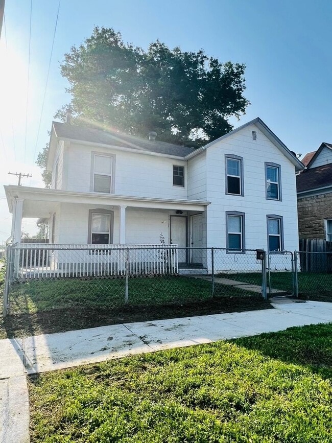 property at 411 N Jefferson St