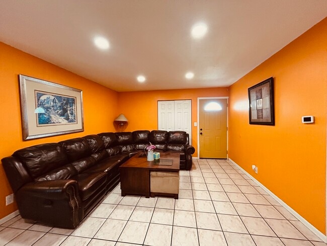 8871 Belmont St in Cypress, CA - Building Photo - Building Photo