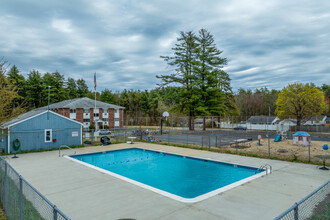 Country Estates Condominiums in Townsend, MA - Foto de edificio - Other