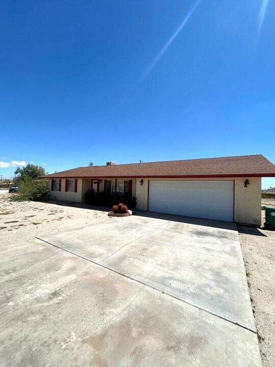 6727 Morongo Rd in Twentynine Palms, CA - Building Photo