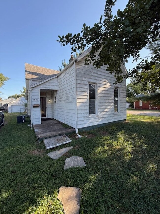 property at 1800 E Division St