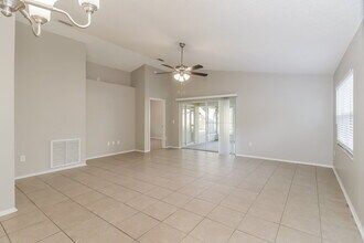 13203 Sharondale Ct in Riverview, FL - Building Photo - Building Photo