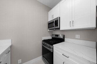 Thorn Collection in San Diego, CA - Building Photo - Building Photo