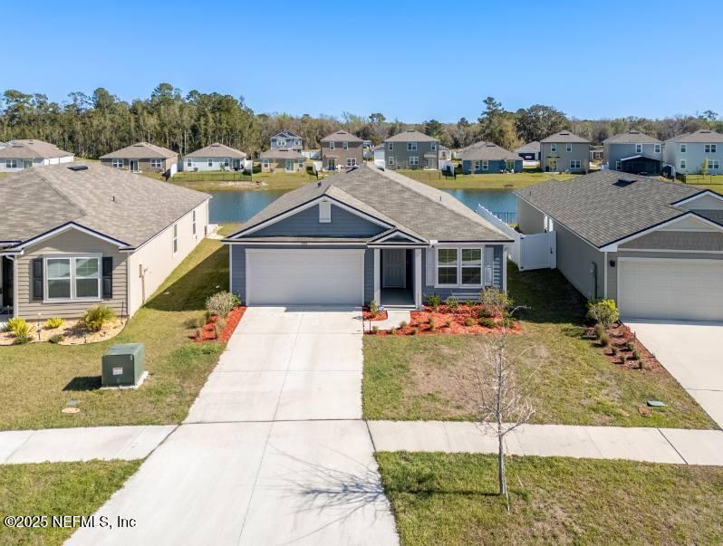 2424 Falling Star Ln in Green Cove Springs, FL - Foto de edificio