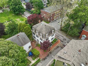 24 Barney St in Newport, RI - Building Photo - Building Photo