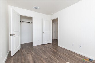 5901 Betty Lou Dr in Killeen, TX - Building Photo - Building Photo