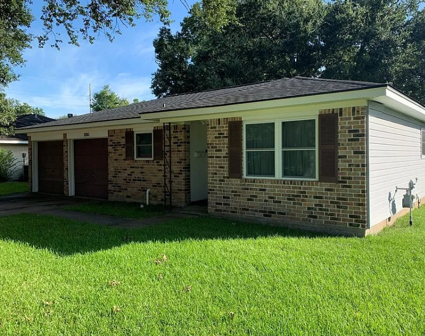 1318 Pine Ln in Port Neches, TX - Building Photo