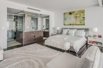 1040 Biscayne Blvd, Unit 1102 in Miami, FL - Building Photo - Building Photo