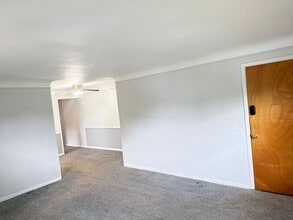 7134 Delaware Ave in Deer Park, OH - Building Photo - Building Photo