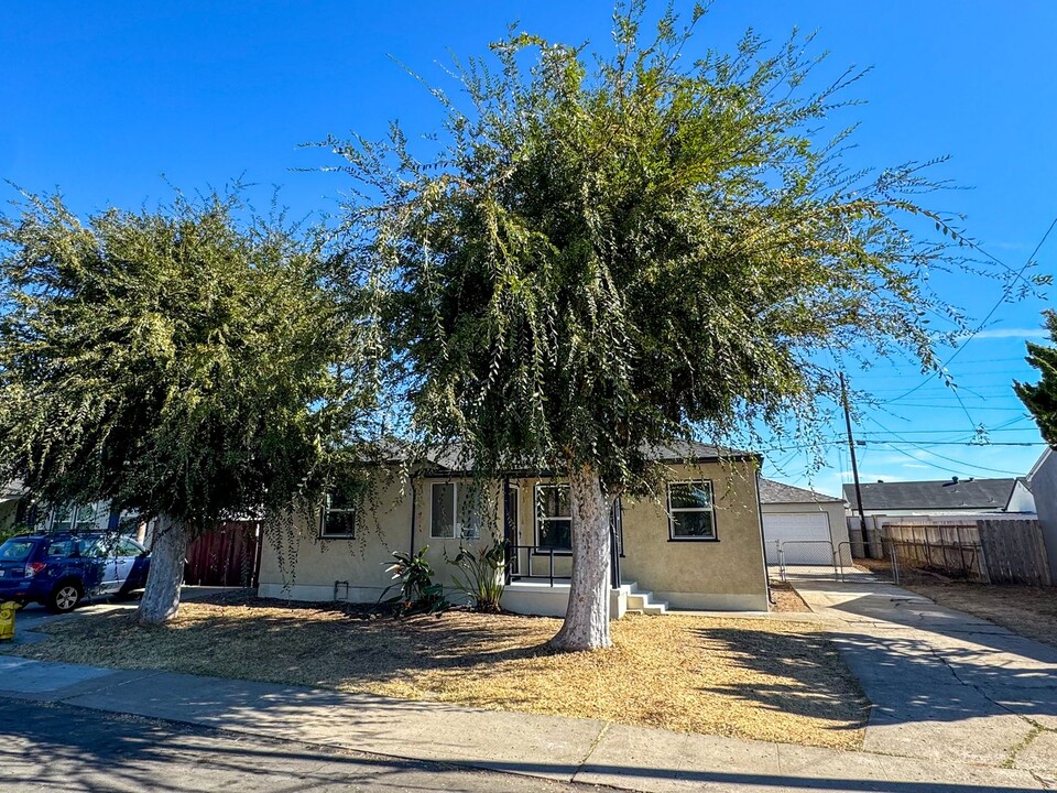 4305 Corinth St in San Diego, CA - Foto de edificio