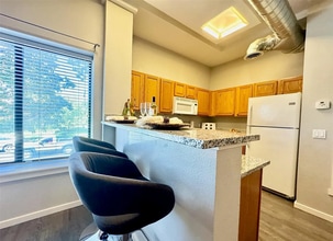 70 W 6th Ave, Unit 101 in Denver, CO - Foto de edificio - Building Photo