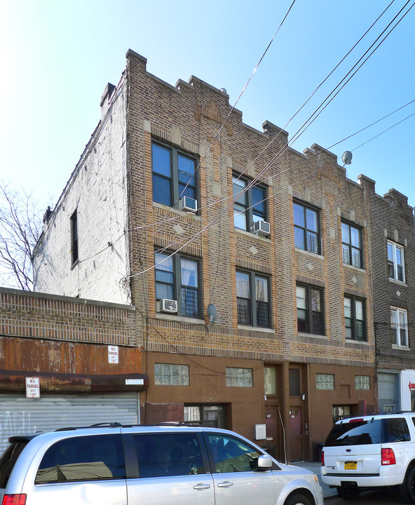 1884-1886 Woodbine St in Ridgewood, NY - Building Photo