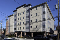 737 N Broad St in Elizabeth, NJ - Foto de edificio - Building Photo