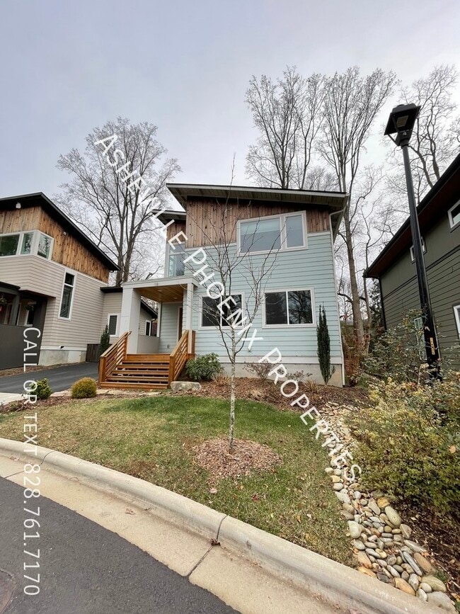 18 Mauricet Ln in Asheville, NC - Building Photo - Building Photo
