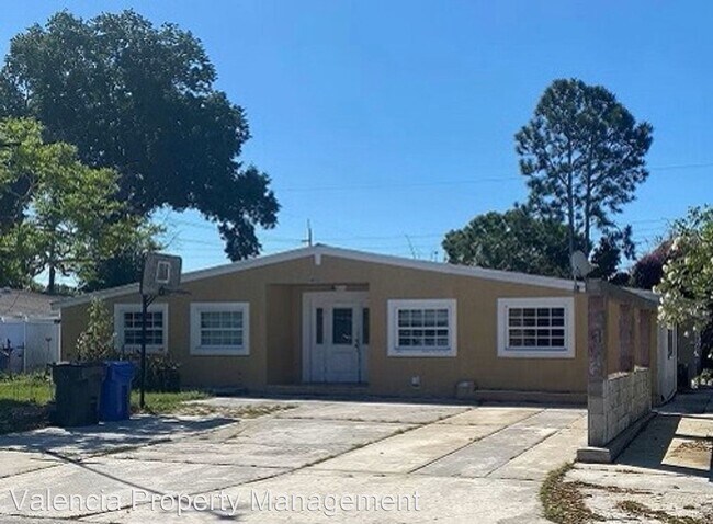4406 W Paris St in Tampa, FL - Building Photo - Building Photo