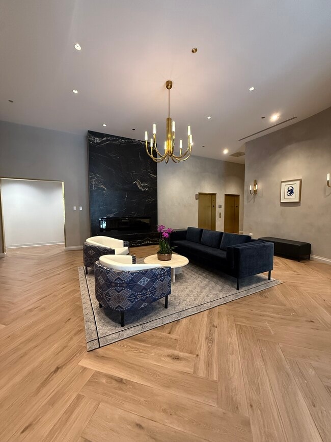 340 W Superior St, Unit 710 in Chicago, IL - Foto de edificio - Building Photo