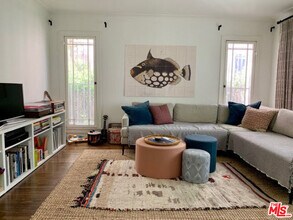 2905 Somerset Dr in Los Angeles, CA - Building Photo - Building Photo