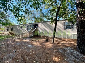 4993 Beckman Rd in West Columbia, SC - Building Photo