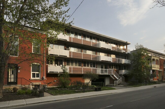 212 St Patrick St in Ottawa, ON - Building Photo - Building Photo