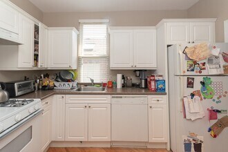 3144 N Oakley Ave, Unit M05H in Chicago, IL - Building Photo - Building Photo